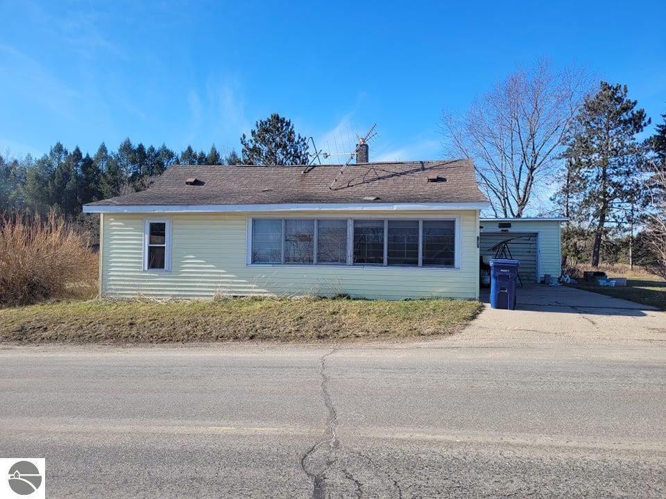 Property Photo:  981 N 29 Road  MI 49601 