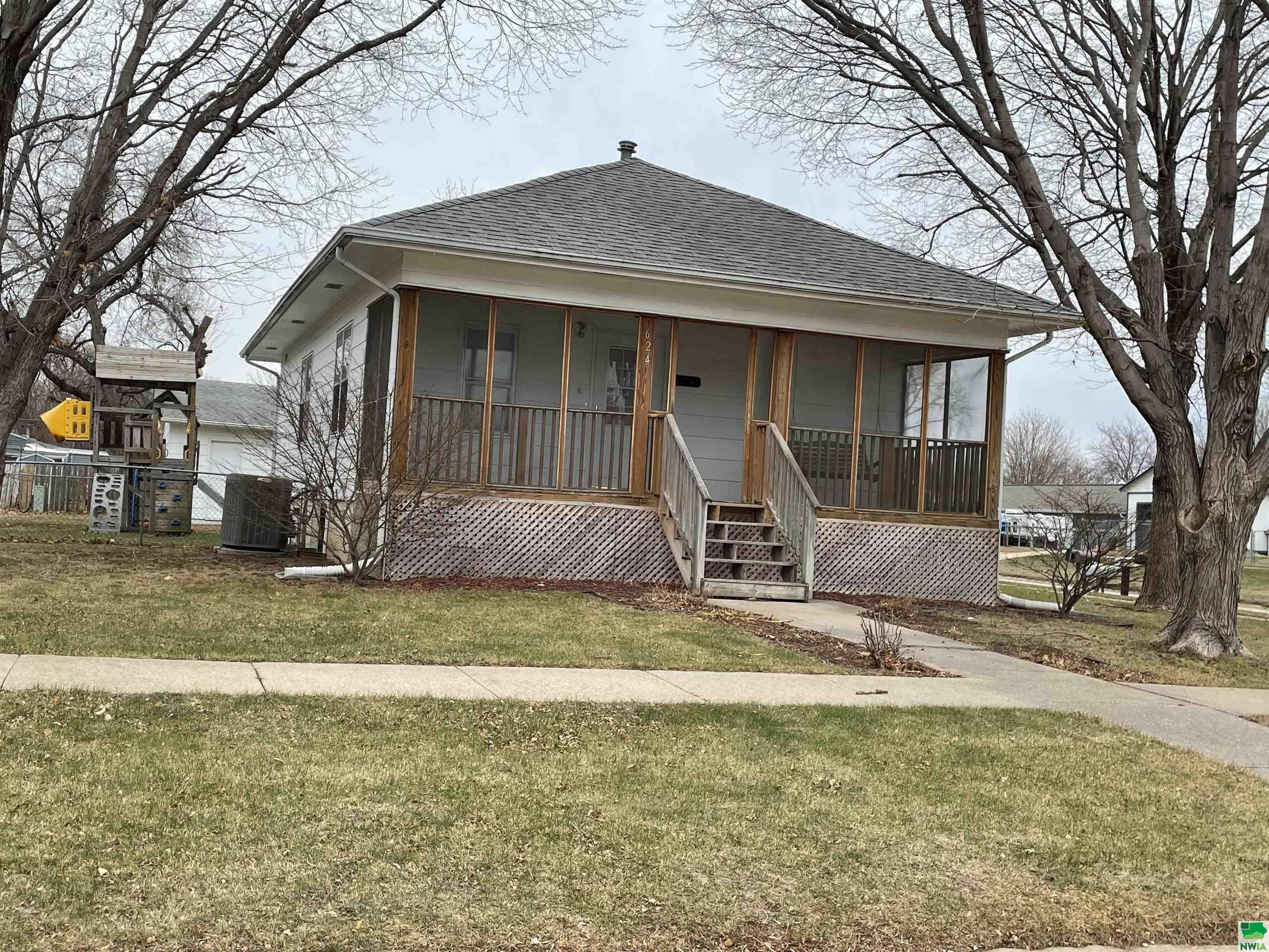 624 6th Avenue  South Sioux City NE 68776-6877 photo