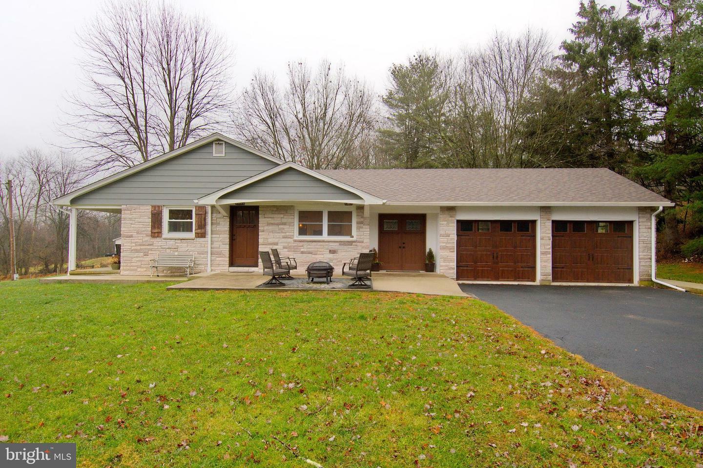 Property Photo:  1426 Bridgeton Hill Road  PA 18972 