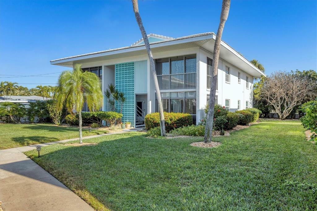 Property Photo:  5400 Gulf Drive 28  FL 34217 