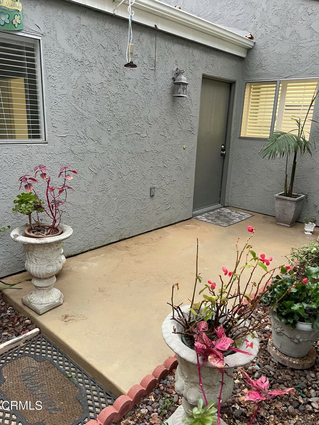 Property Photo:  482 Broderick Way  CA 93041 