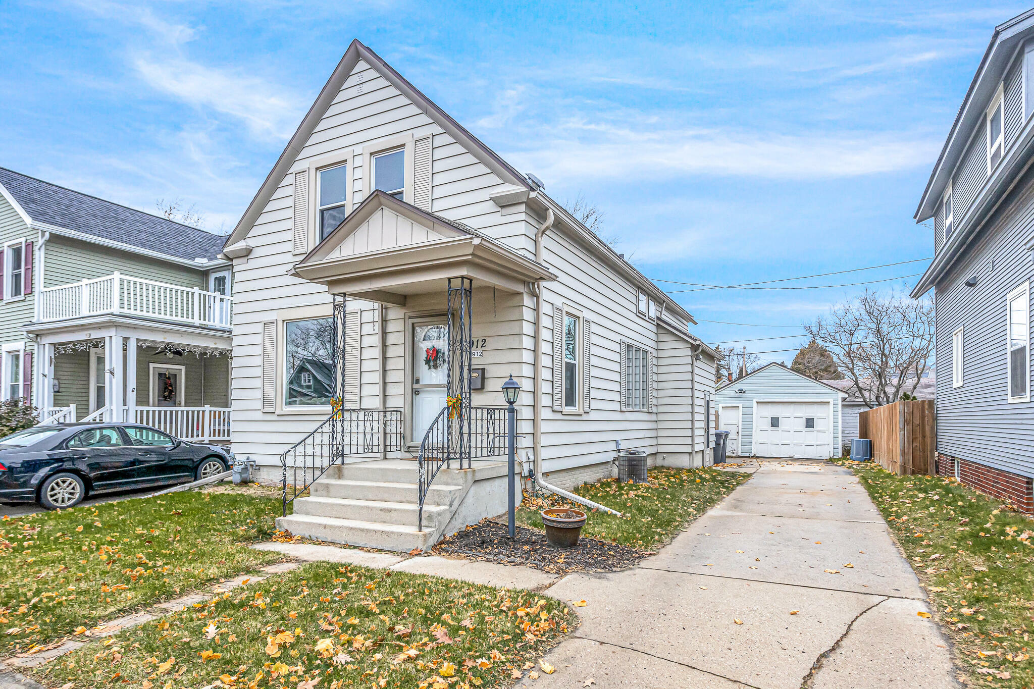 Property Photo: 912 Logan Ave WI 53083