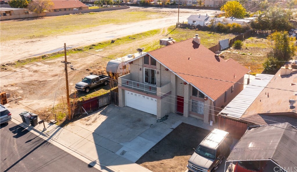 Property Photo:  674 E Old 2nd Street  CA 92583 