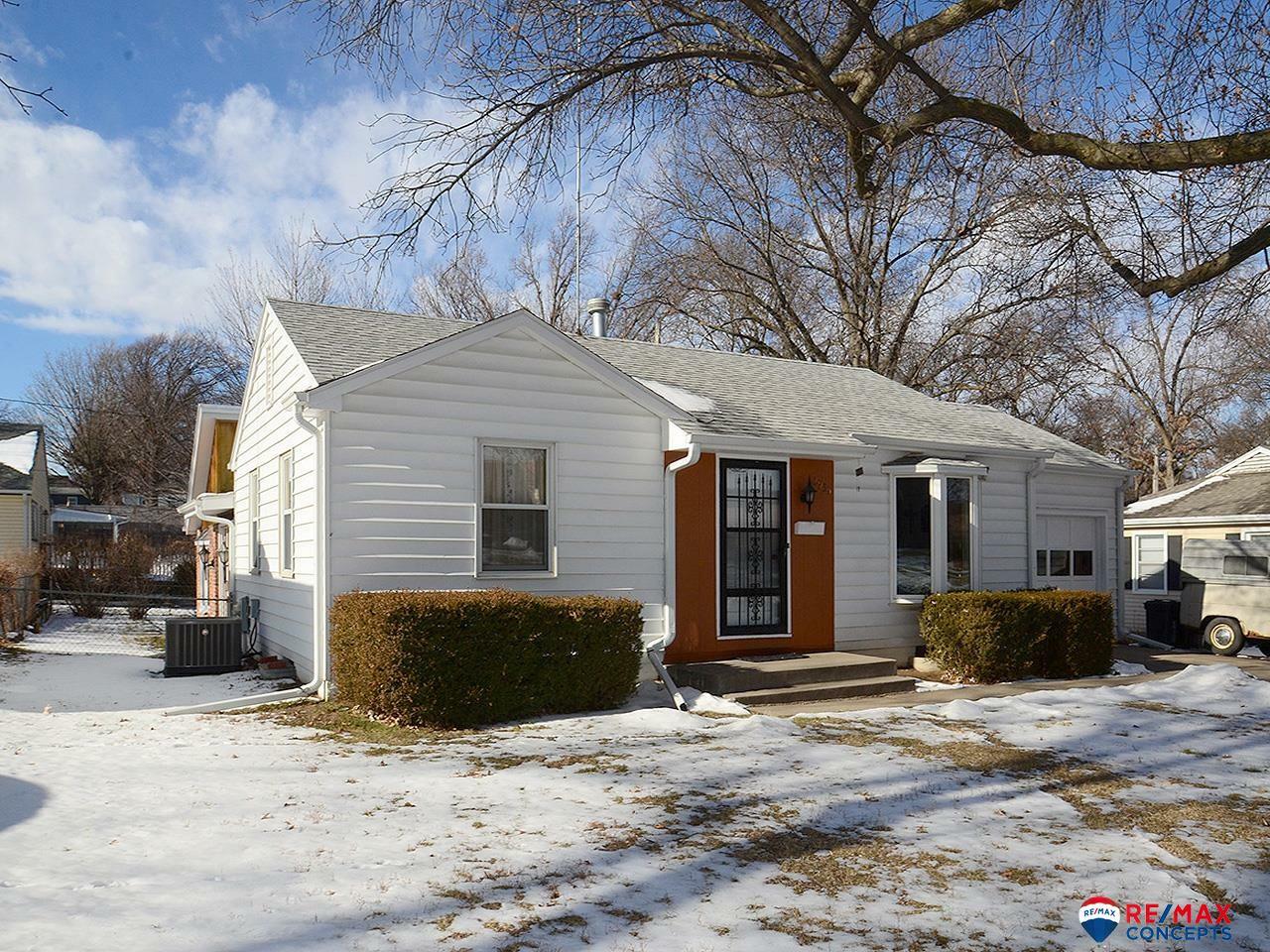 Property Photo:  2935 S 37th  NE 68506 