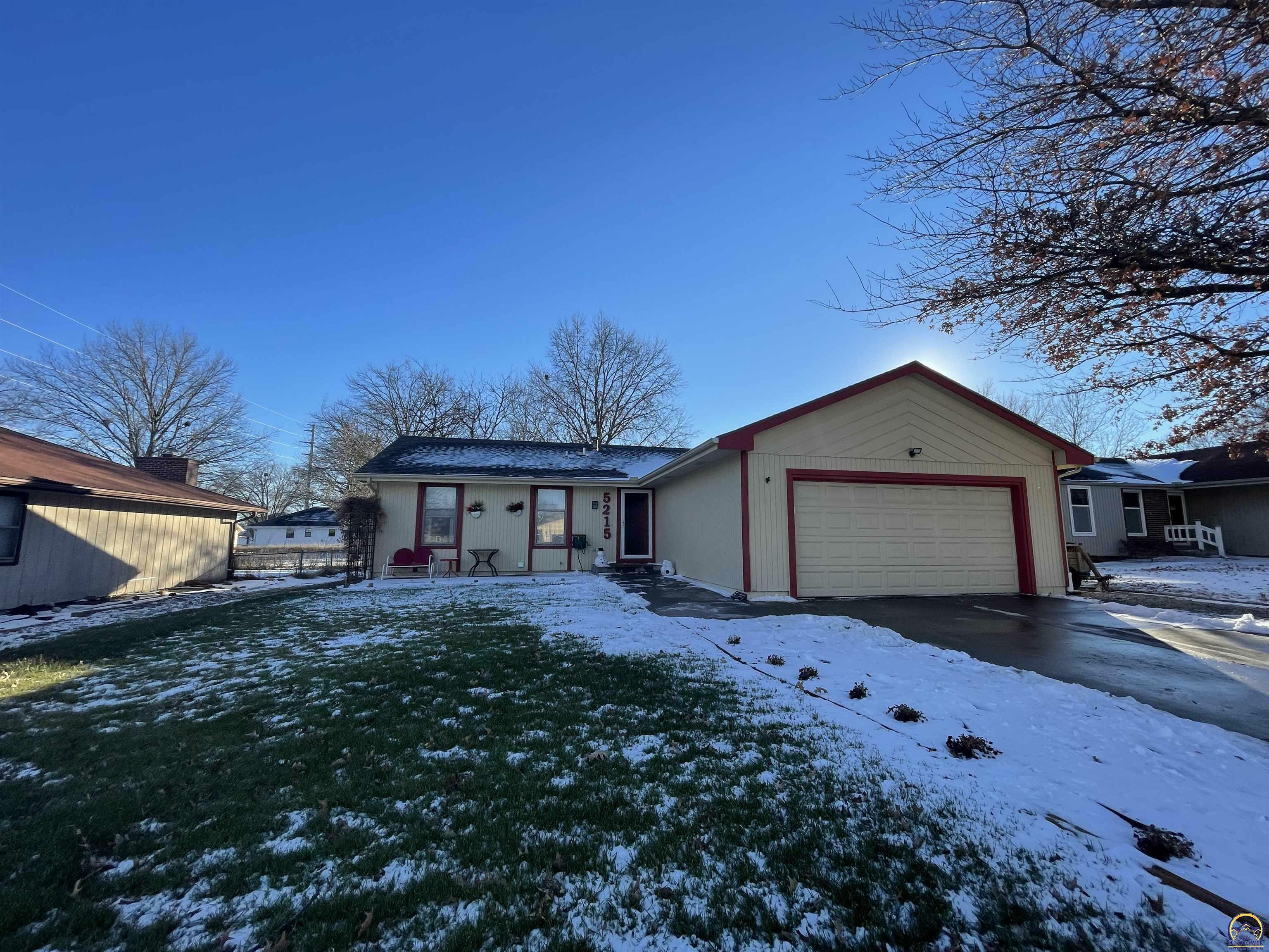 Property Photo: 5215 SW 11th Ter KS 66604