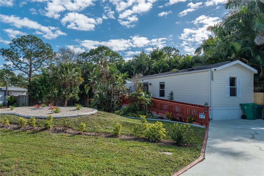 Property Photo:  15325 Mapletree Drive  FL 33955 