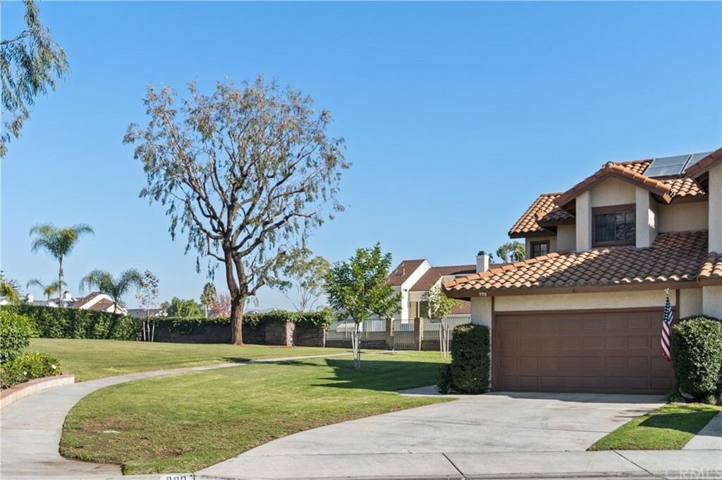 Property Photo:  990 La Paz Rd 49  CA 92870 