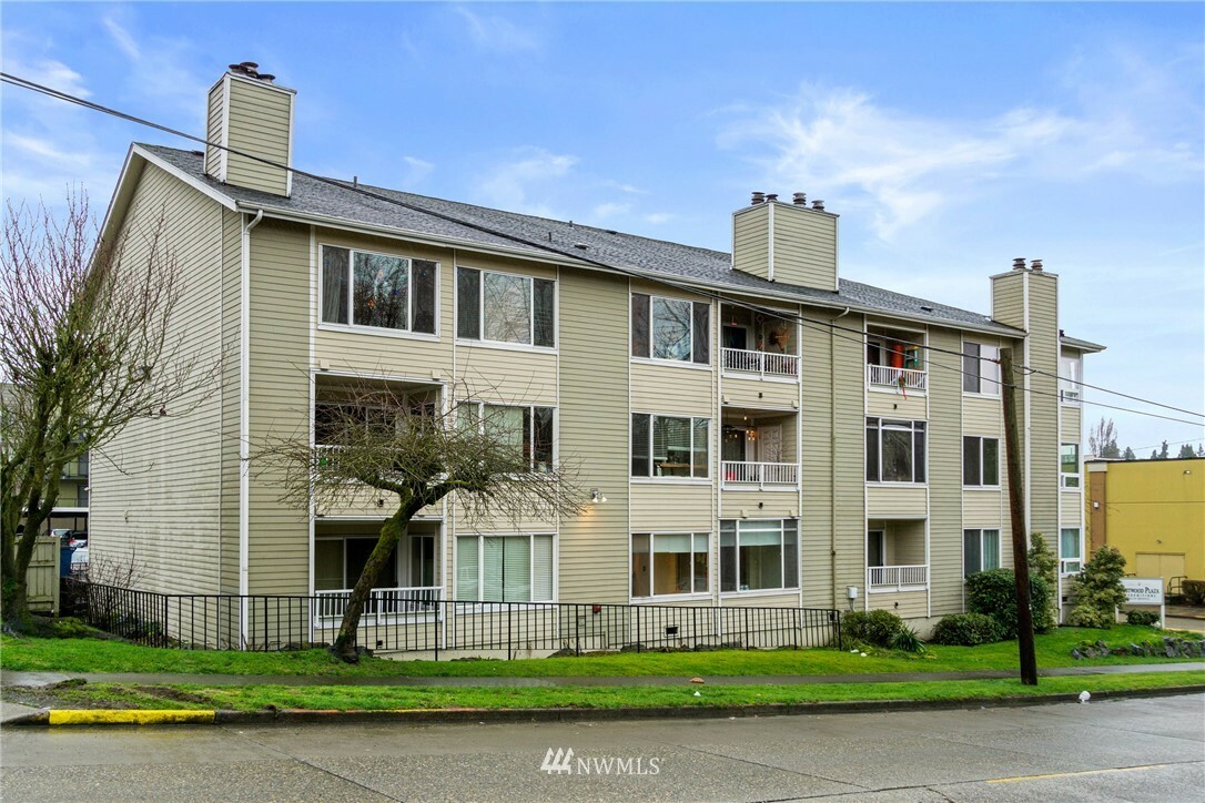 Property Photo:  2421 SW Trenton Street 105  WA 98106 