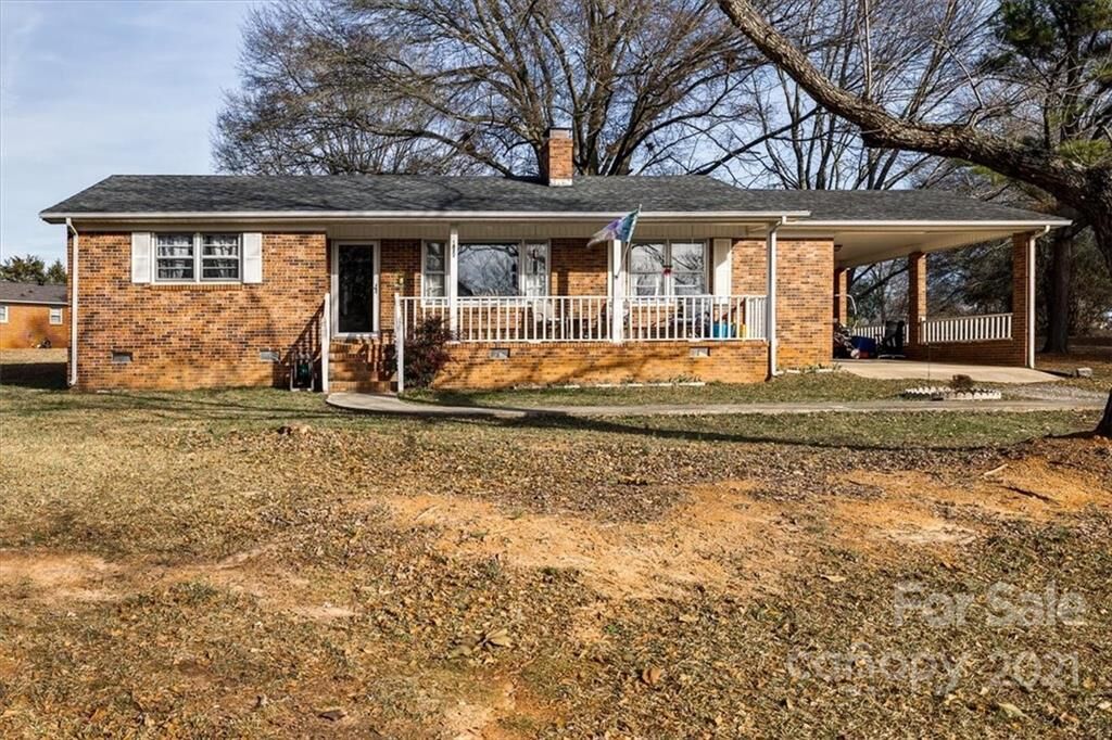 Property Photo: 1820 Colonial Acres Circle SC 29745
