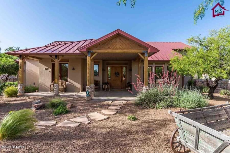 Property Photo:  2028 Sorrento Place  NM 88005 