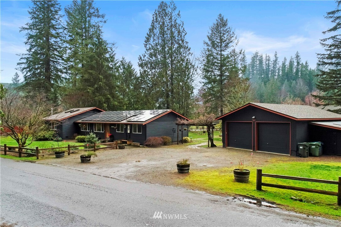 Property Photo: 44508 SE 72nd Street WA 98065