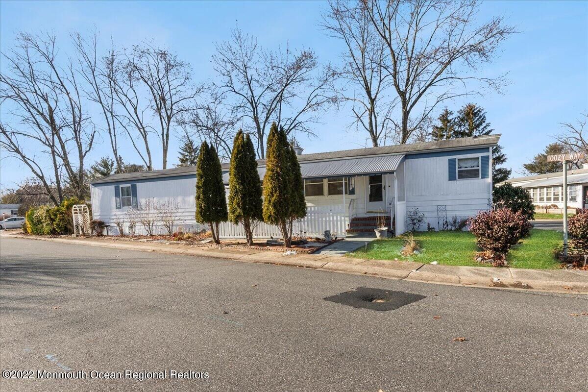Property Photo: 1106 Cozy Way NJ 08755