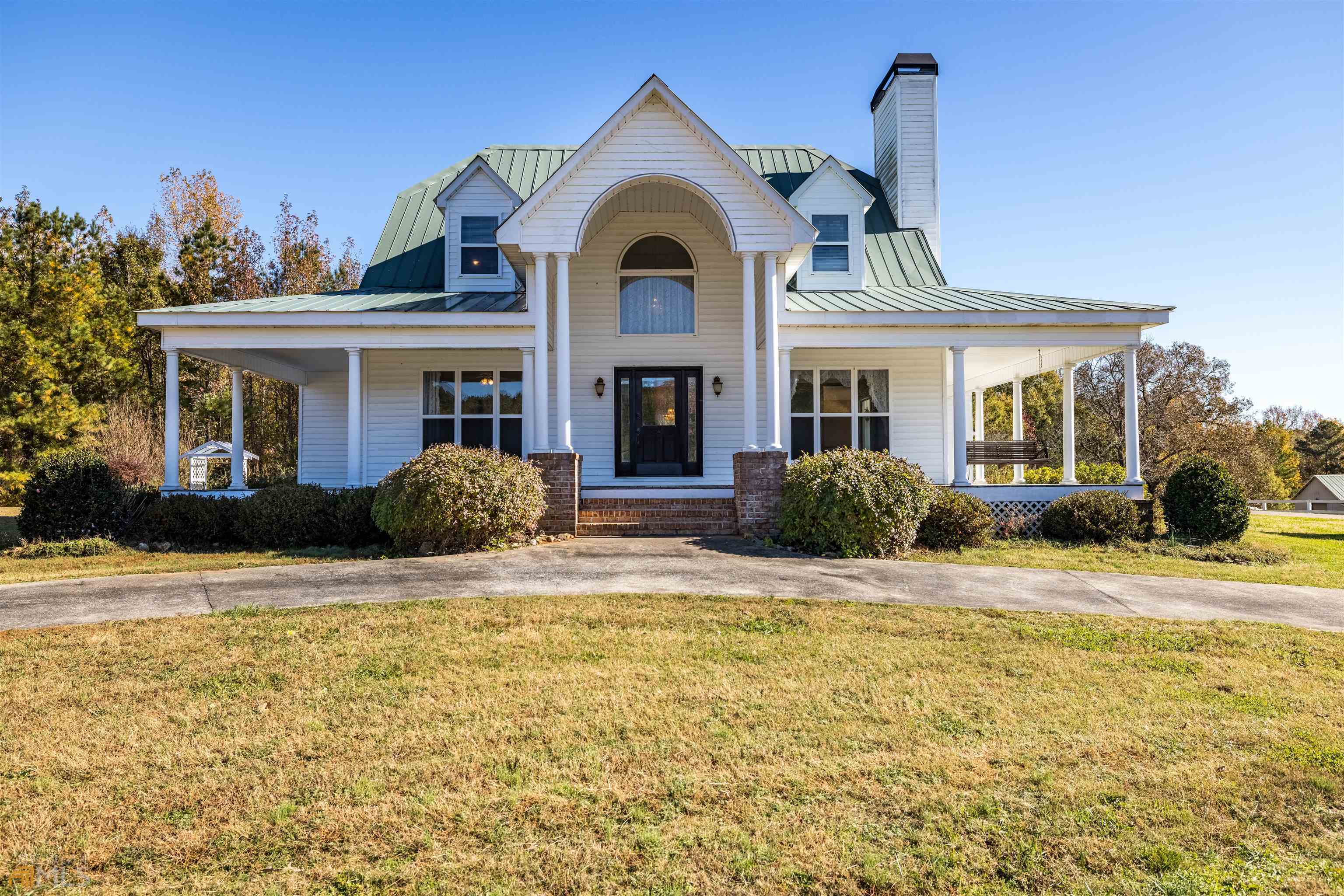 Property Photo: 215 Holbrooks Road GA 30125