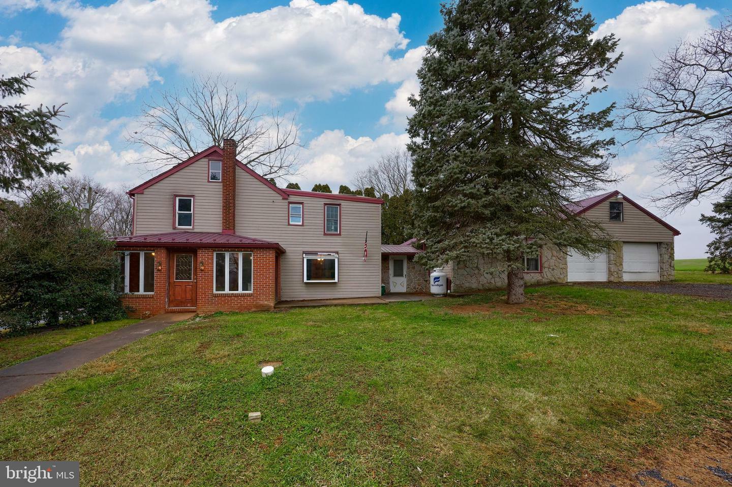 921 Iron Bridge Road  Mount Joy PA 17552 photo