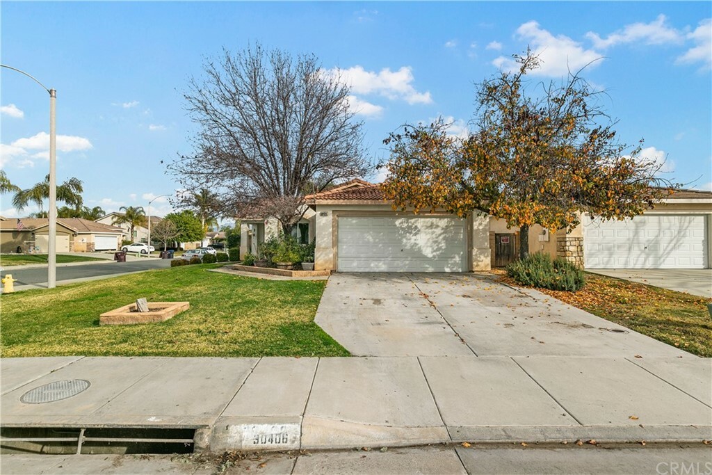 Property Photo: 30406 Silver Hawk Drive CA 92584