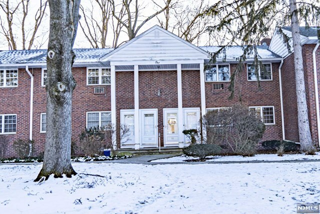 Property Photo:  112 Washington Drive  NJ 07446 