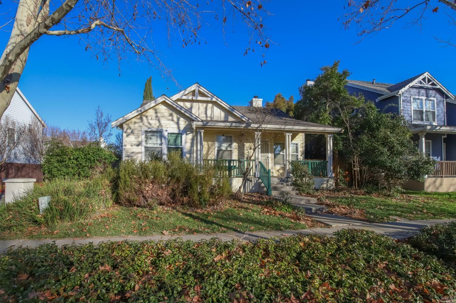 Property Photo:  704 Bay Street  CA 94585 