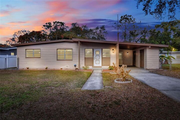 Property Photo:  2336 S Crystal Lake Drive  FL 33801 