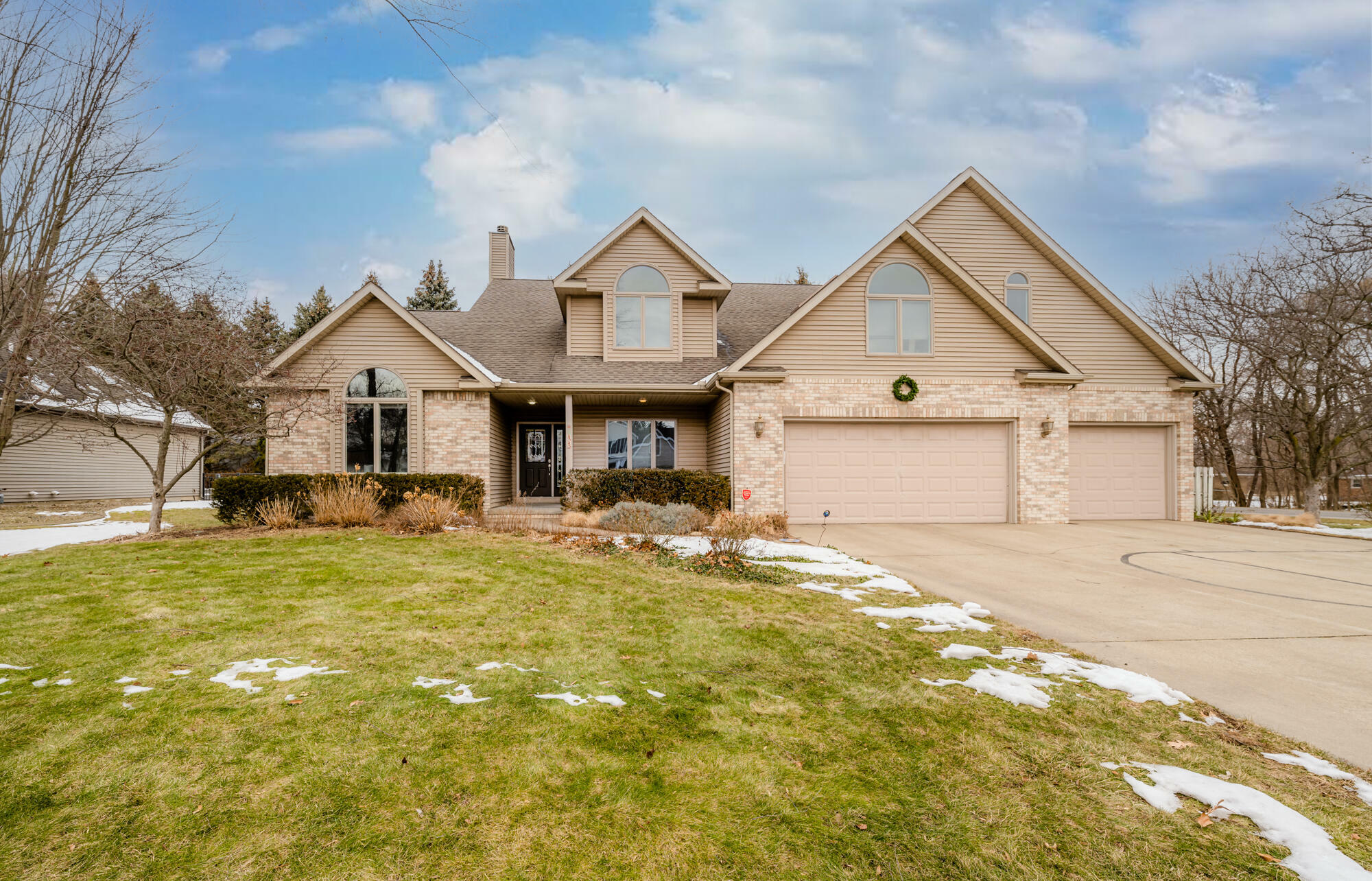 Property Photo:  1313 Woodcreek Trail  MI 49085 