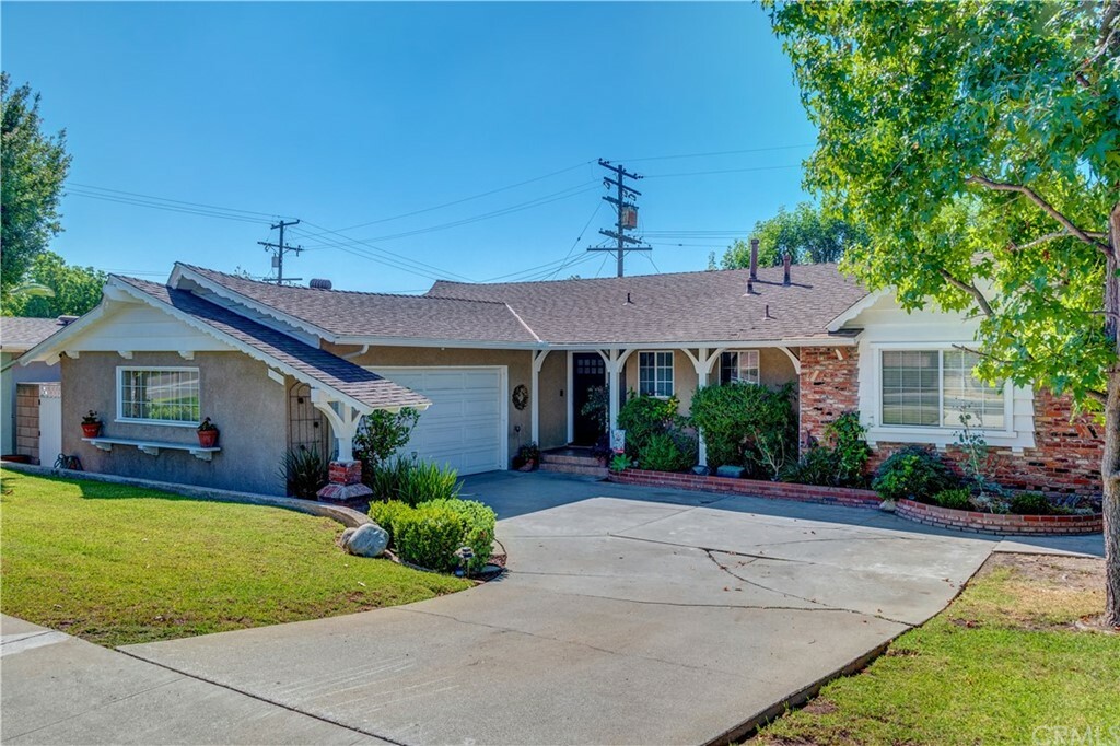 Property Photo:  510 La Serna Avenue  CA 90631 