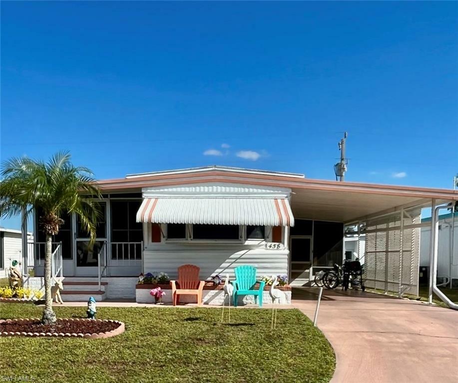 Property Photo:  458 Jacaramba Court  FL 33917 