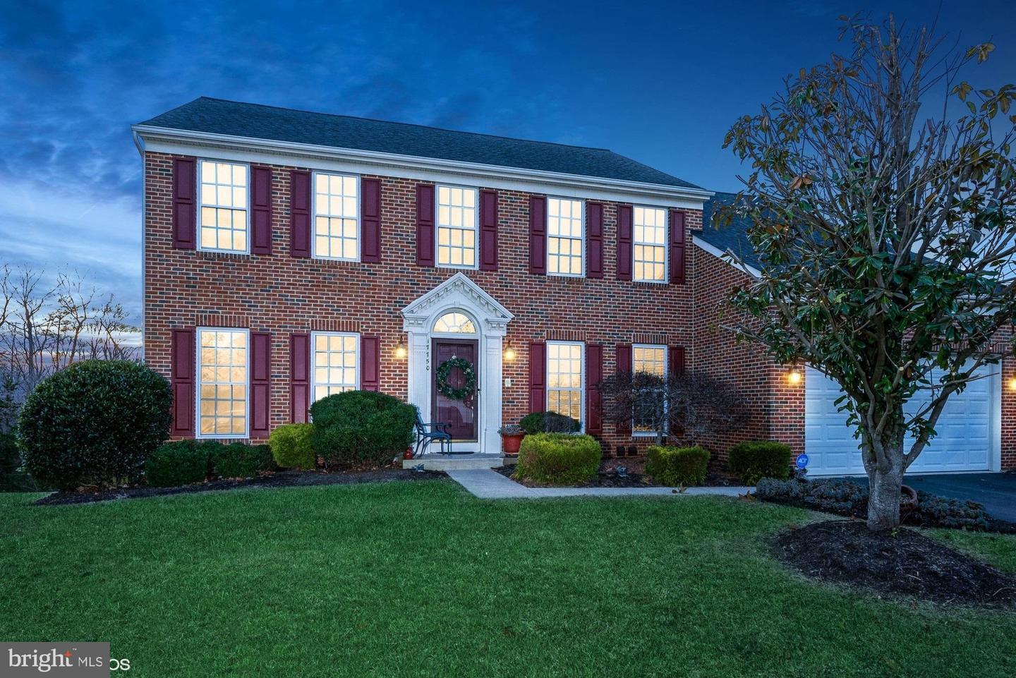Property Photo: 17750 Avenel Lane VA 22026