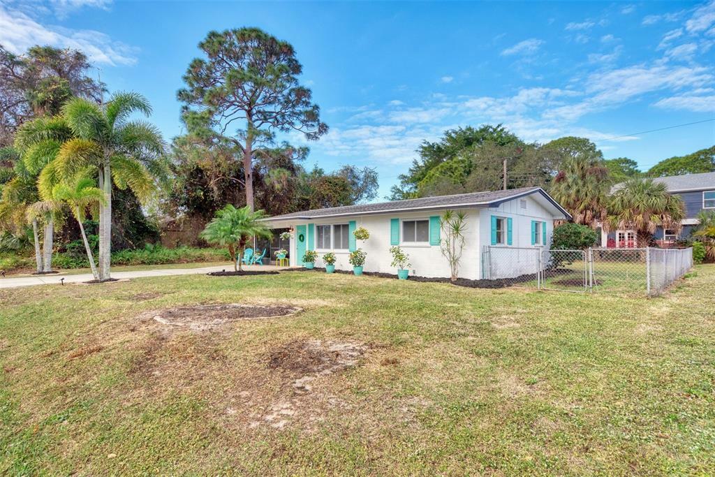 Property Photo: 1150 Devon Road FL 34293