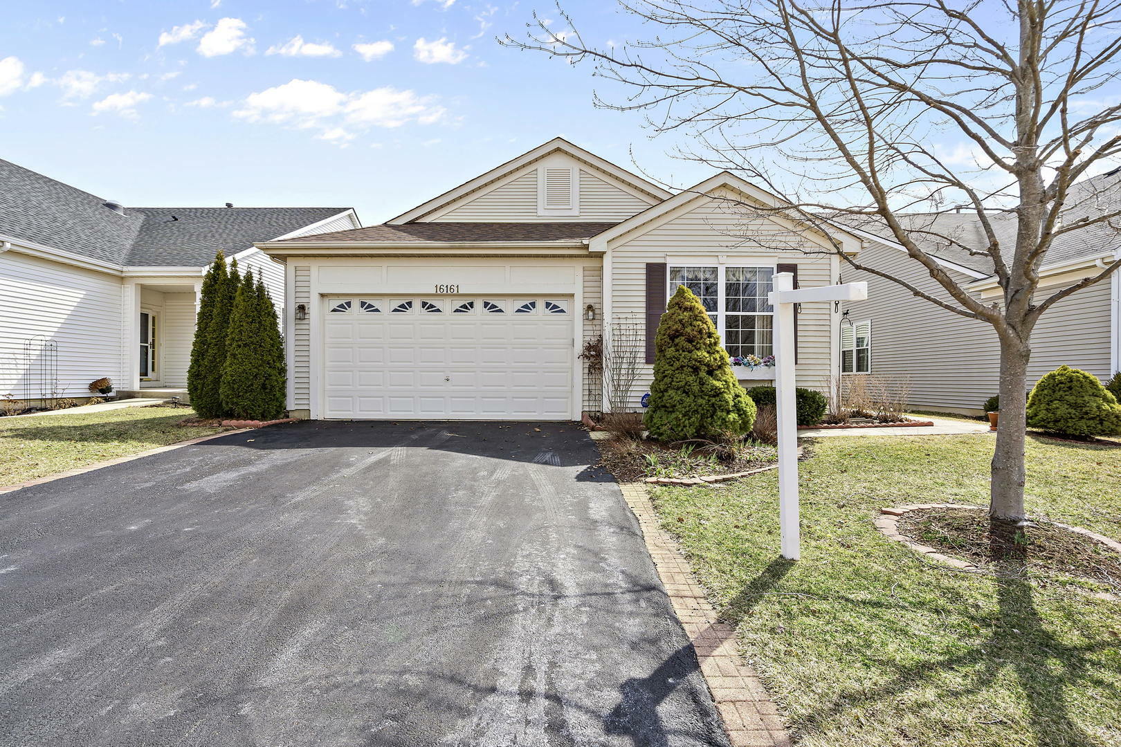 Property Photo:  16161 Seneca Lake Circle  IL 60403 