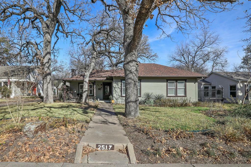 Property Photo:  2517 Goldenrod Avenue  TX 76111 