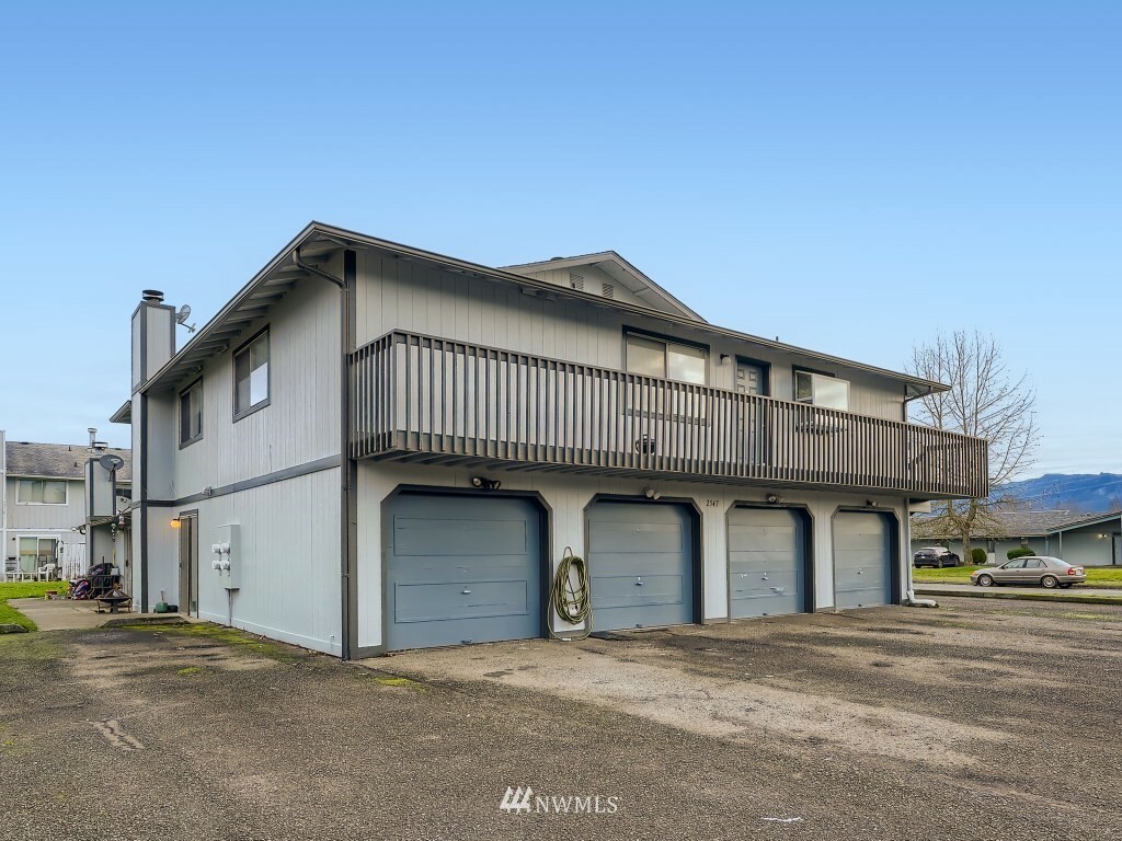 Property Photo: 2547 Warner Avenue WA 98022
