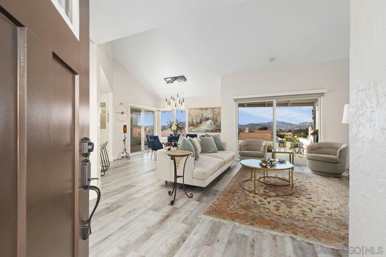 Property Photo: 12864 Circulo Dardo CA 92128