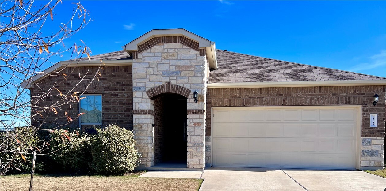 Property Photo: 19733 W Cherubini Trail TX 78660
