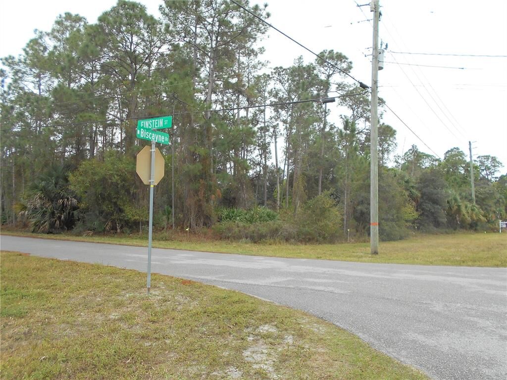 Property Photo:  Lots 1 &Amp 2 N Biscayne Drive  FL 34291 