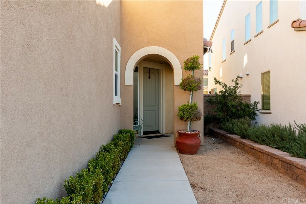 Property Photo:  34680 Bright Pine Way  CA 92563 