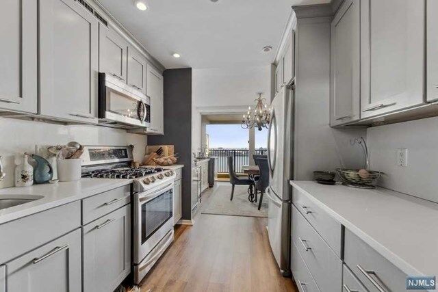 Property Photo:  3 Horizon Road #1004  NJ 07024 