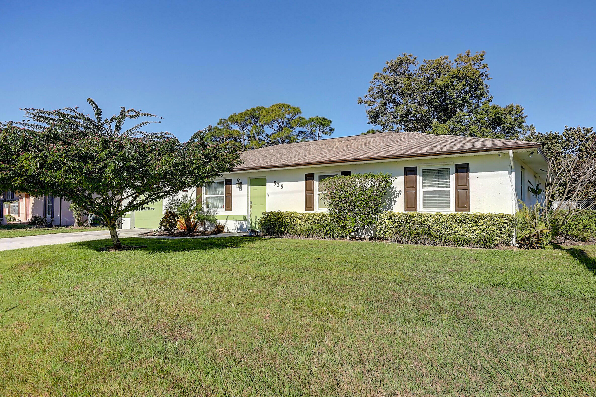 Property Photo:  525 SE Faith Terrace  FL 34983 