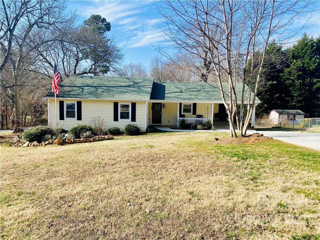 Property Photo:  5121 Stoney Oaks Drive  NC 28052 