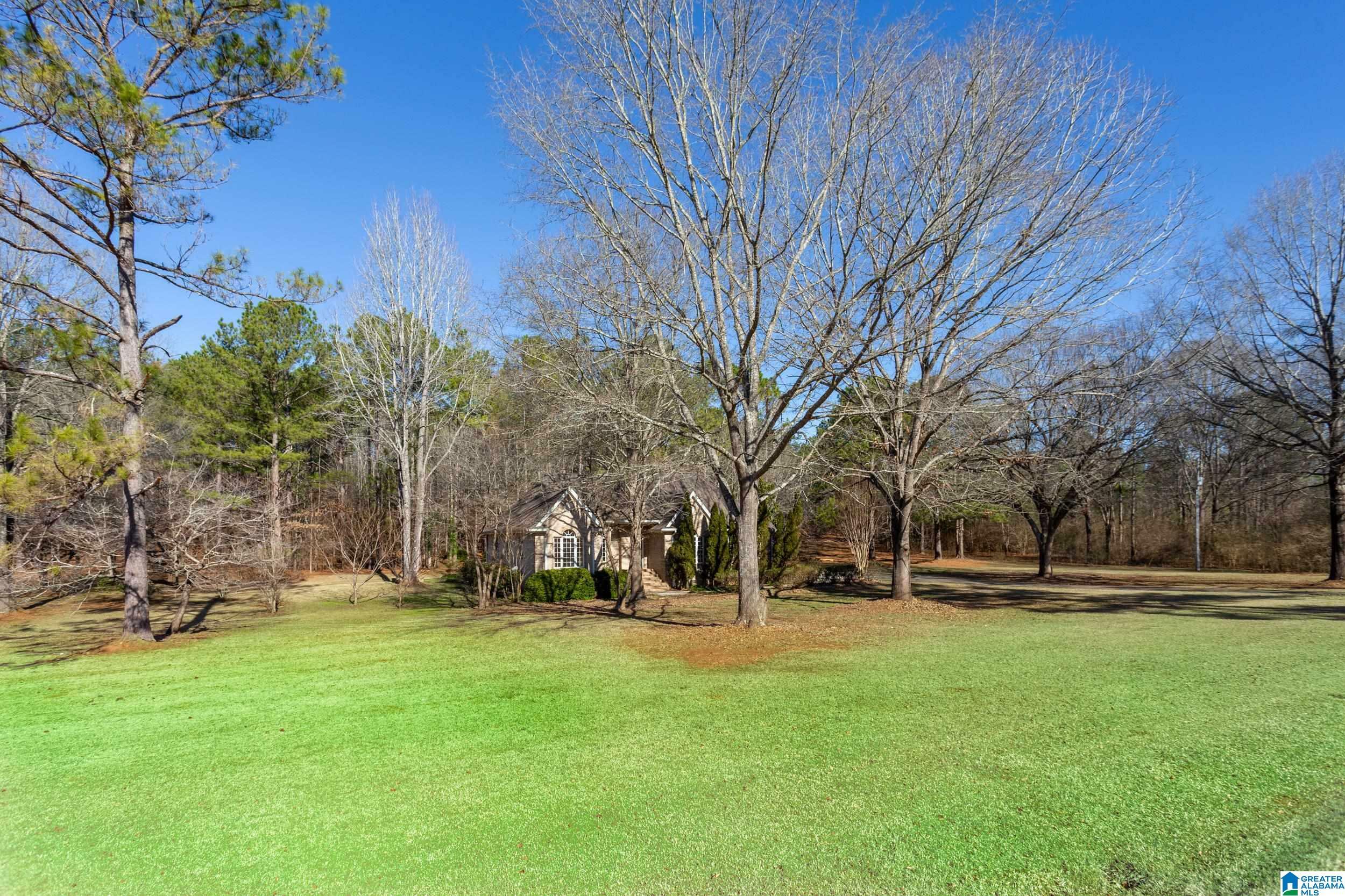 Property Photo:  161 South Oak Lane  AL 35160 