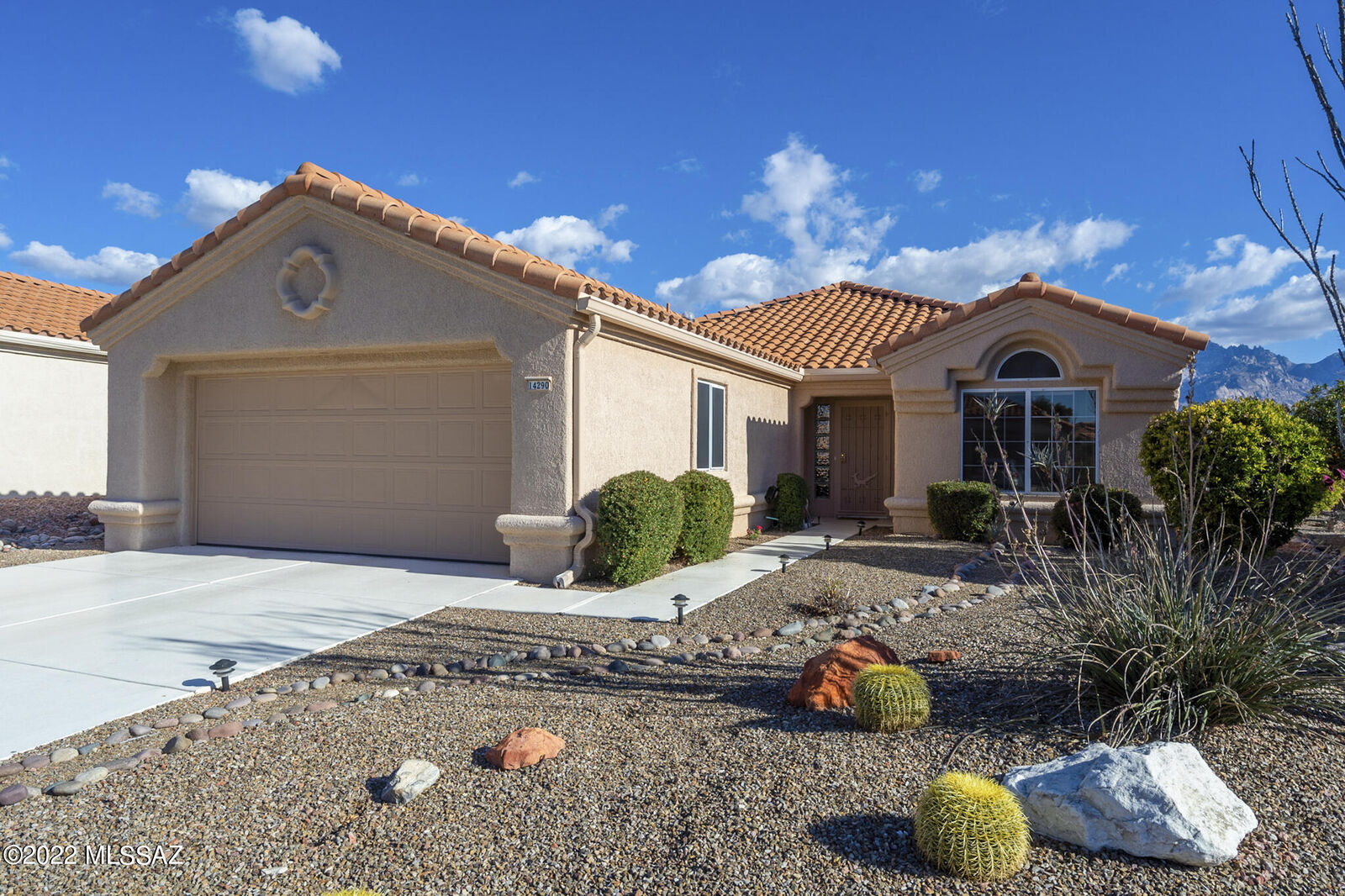 Property Photo: 14290 N Wisteria Way AZ 85755