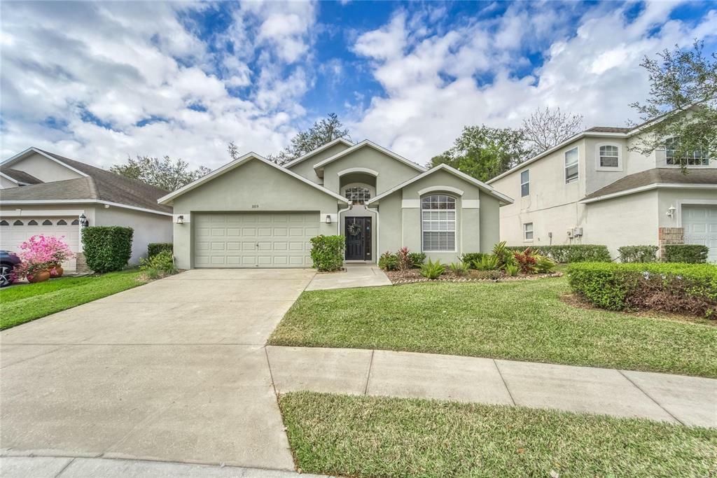 Property Photo:  1019 Clearpointe Way  FL 33813 