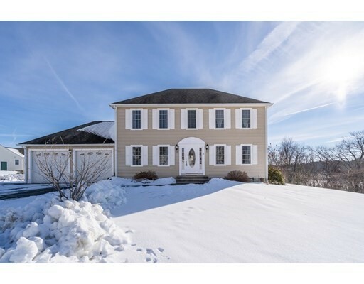 Property Photo: 8 Vista Circle MA 01543
