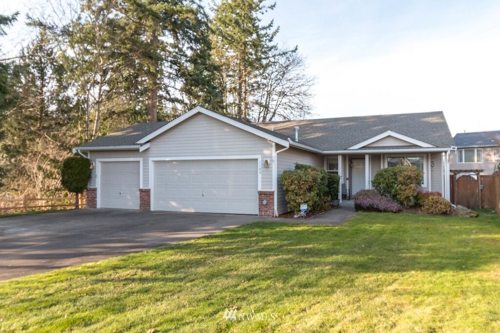 Property Photo:  1125  182nd Street Ct E  WA 98387 