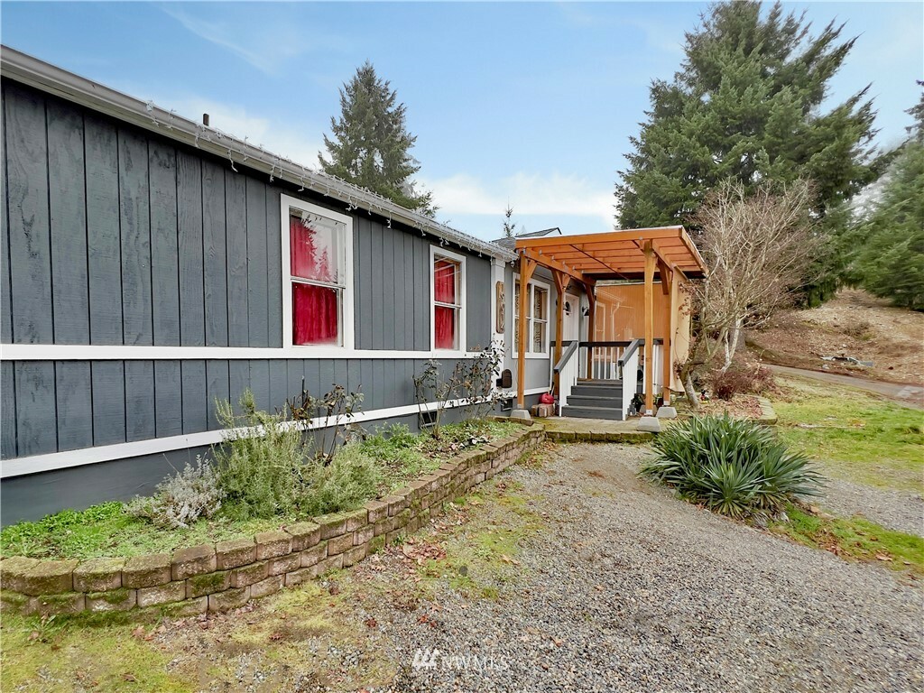 Property Photo:  19014 79th Avenue Ct E  WA 98375 