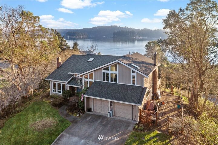 8107  Warren Drive NW  Gig Harbor WA 98335 photo