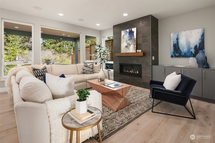 Property Photo: 7820 NE 126th Drive WA 98034