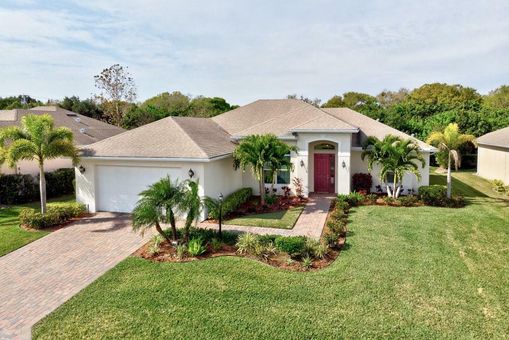 Property Photo:  747 Fortunella Circle SW  FL 32968 