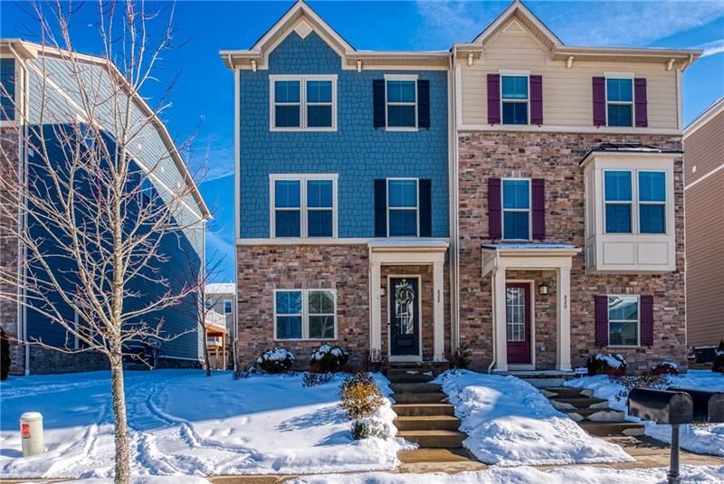 Property Photo: 822 Oneida Circle PA 16046