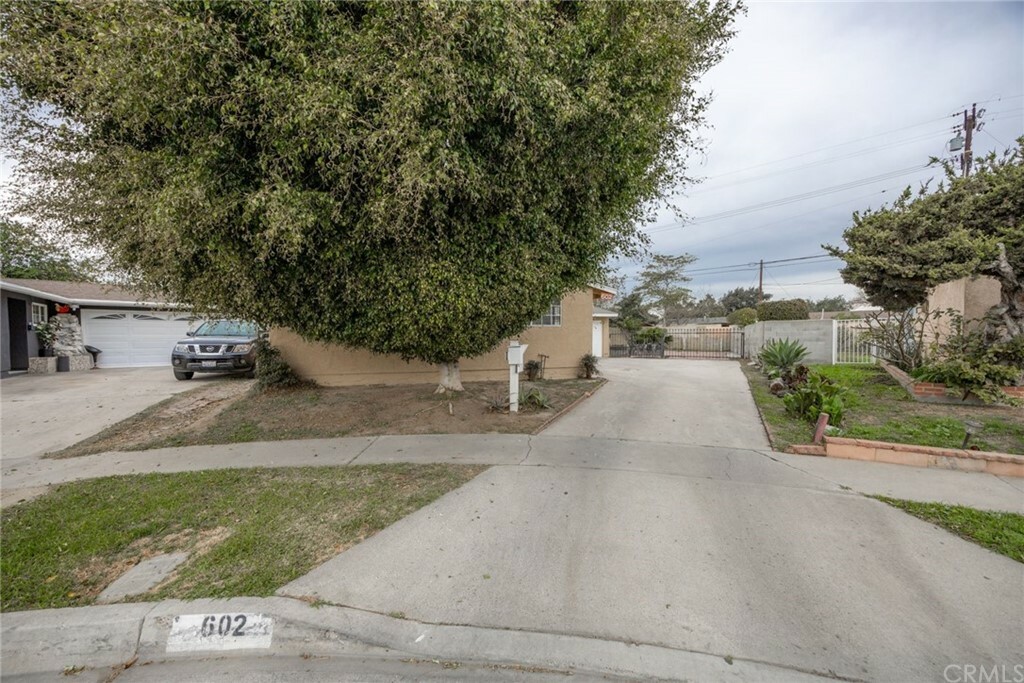 Property Photo:  602 S Center Street  CA 92703 