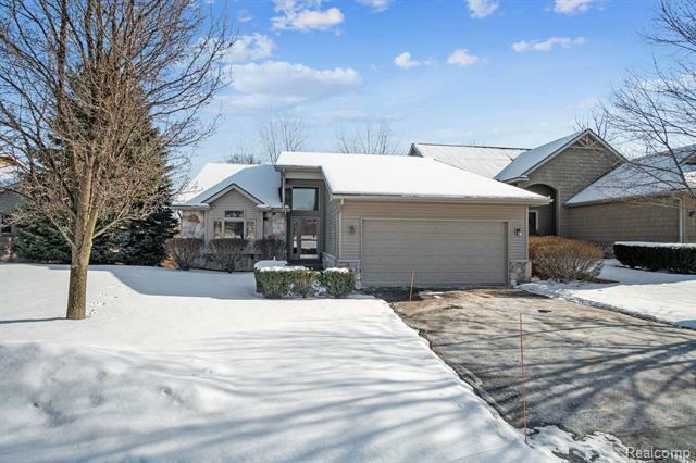 Property Photo:  935 Mildred J Court  MI 48116 