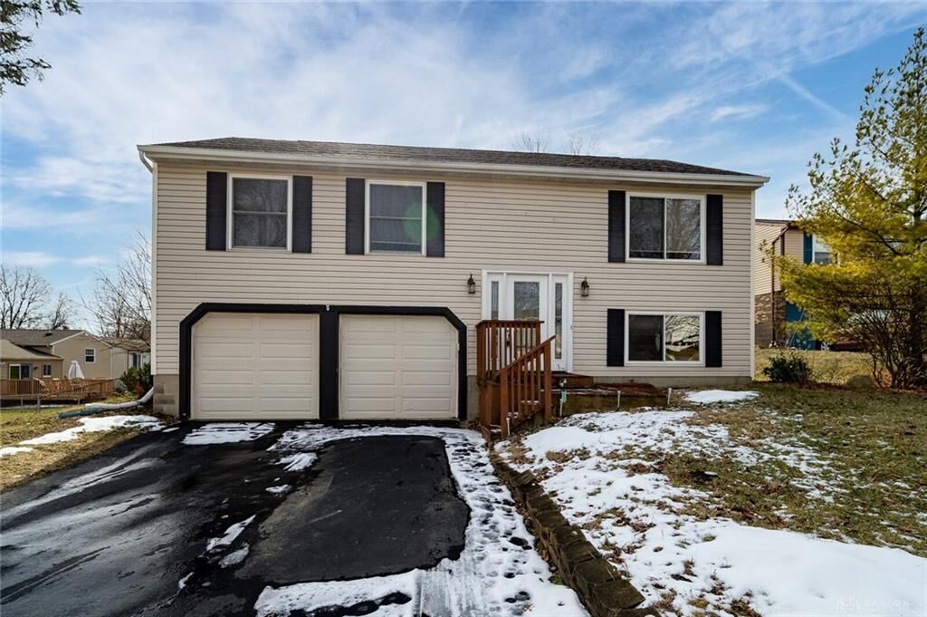 Property Photo: 2410 Birch Run Court OH 45342